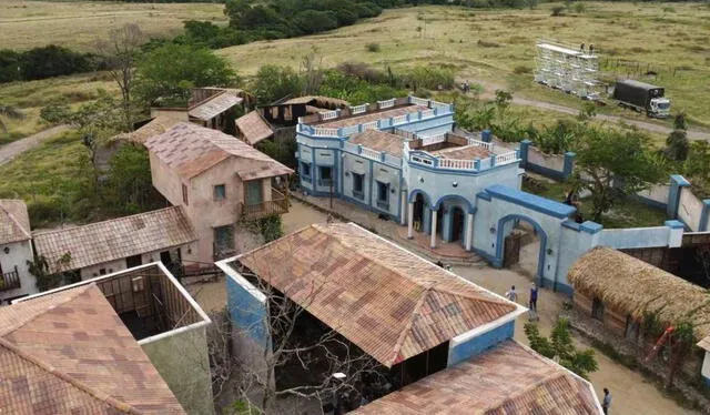  Así luce Macondo, el pueblo que construyó Netflix para ‘Cien años de soledad’. Foto: Netflix    