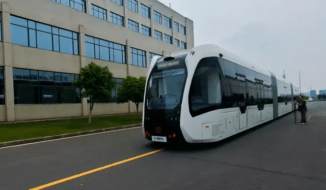 El tranvía inteligente de China es una alternativa para ampliar las opciones de transporte público en las ciudades. Foto: Francisco Claros/La República   