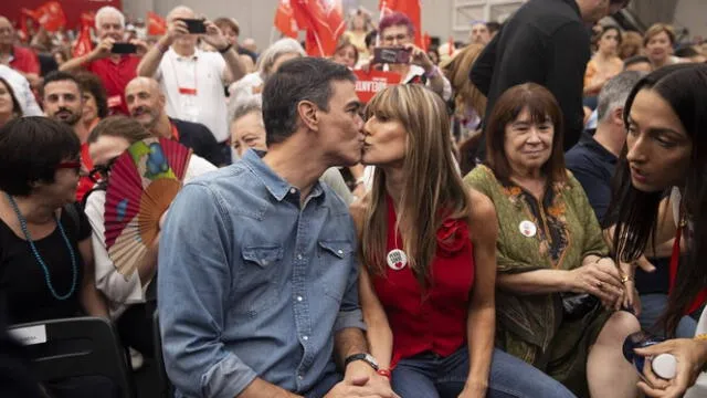 Pedro Sanchez y Begoña Gómez en meeting político. Foto: Tikitakas   