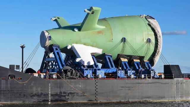  La popa del submarino tiene estabilizadores asimétricos en forma de X. Foto: Huntington Ingalls Industries   