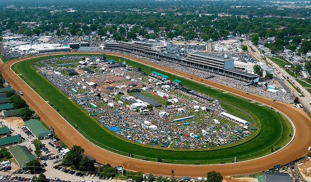 Hipódromo Churchill Downs, hogar del Kentucky Derby. Foto: The Courier Journal   