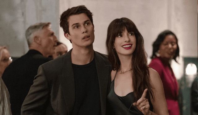  Nicholas Galitzine y Anne Hathaway son los protagonistas de ‘La idea de ti’, cinta dirigida por Michael Showalter. Foto: Prime Video    