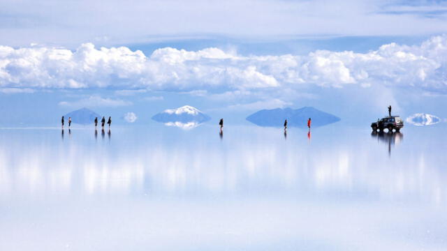 El salar de Uyuni es el desierto de sal más grande del mundo, con más de 10.000 kilómetros de superficie. Foto: National Geographic   