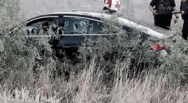 El automóvil Malibú en el que se trasladaba el cantante resultó con varios impactos de bala en la carrocería y el parabrisas. Foto: Versiones   