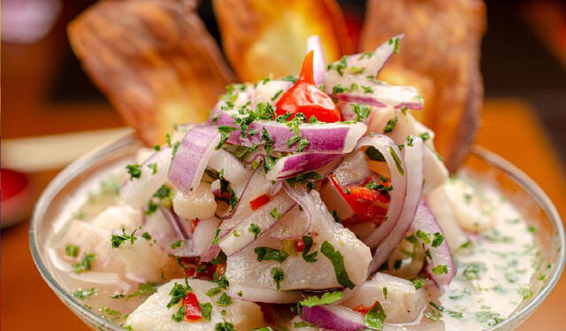  El ceviche es uno de los platos más considerados para probar de la gastronomía latinoamericana. Foto: composición LR/ Enigma Perú    