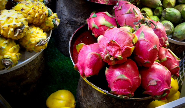 En Perú, comprar 1 kilogramo de pitahaya puede costar un poco más o un poco menos de 10 soles. Foto: Camila Castagna/Flickr   