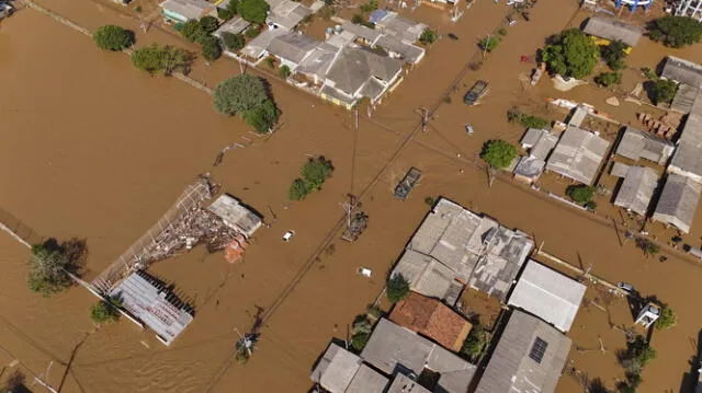 Porto Alegre ha quedado bajo el agua, causando millonarias perdidas. Foto: AFP   
