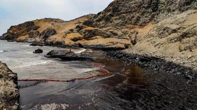  El derrame 6.000 barriles de petróleo en el mar de Ventanilla fue el desastre ambiental más mediático en los últimos años. Foto: PCM   