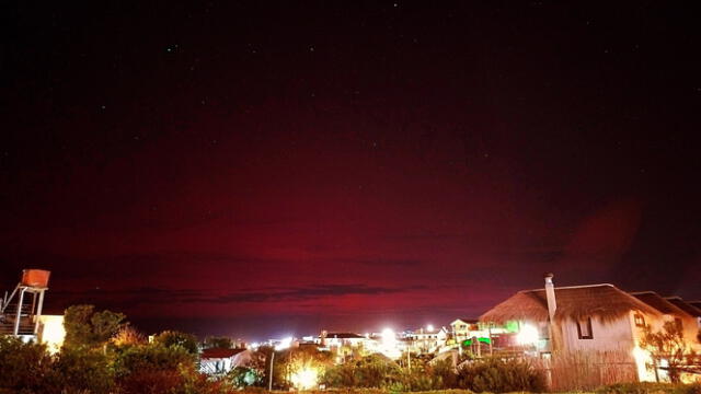  Las auroras australes también llegaron a verse en Uruguay. Foto: Adriana Giglio/ X   