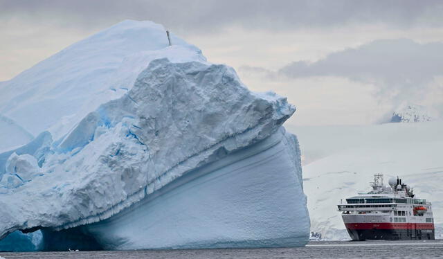 Barcos rusos en la Antártida. Foto: La Nación   
