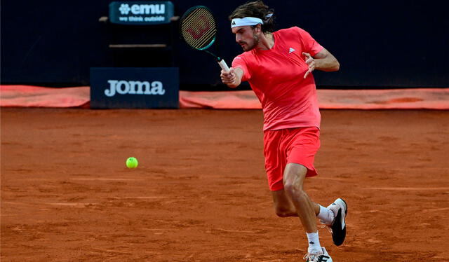 Stéfanos Tsitsipas viene de derrotar a Álex de Miñaur por 6-1 y 6-2. Foto: AFP   