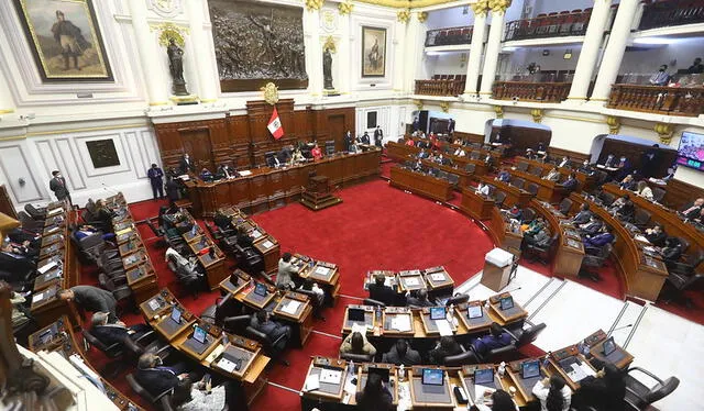  El Estado<strong> </strong>desembolsa importantes sumas de dinero para los parlamentarios y a su personal de su despacho para que recojan las demandas de sus electores. Foto: Congreso   