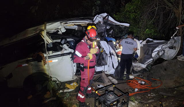  Entre los muertos se encuentra el chofer de la movilidad. Foto: ETP Huacho   