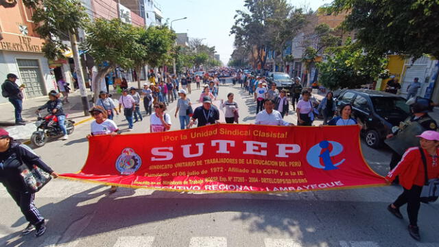  Marcharon más de 7.000 docentes de diversos distritos. Foto: Emmanuel Moreno/URPI-LR   