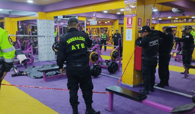  Policía colocó perímetro de seguridad. Foto: La República   