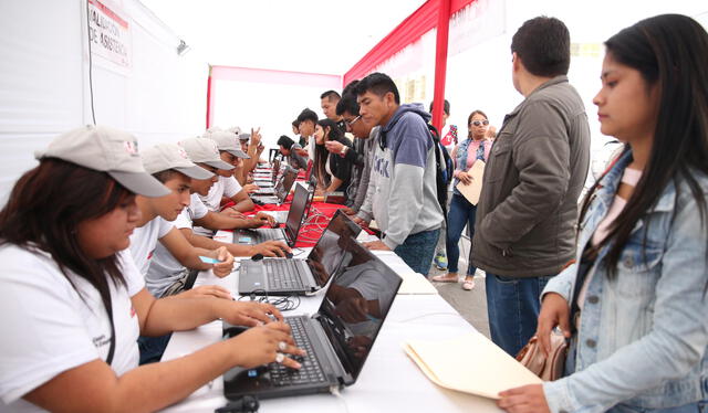  El contrato administrativo de servicio (CAS) es el vínculo laboral más empleado por el Estado. Foto: Andina    