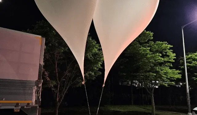  Globos con bolsas repletas de basura en Corea del Sur. Foto: DW   