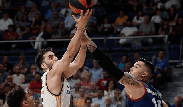 El Real Madrid no tuvo piedad del Barcelona en el primer partido de la semifinal. Foto: EFE   