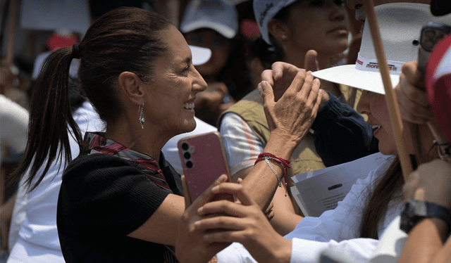  Claudia Sheinbaum, candidata oficialista, es quien lidera las encuestas para la presidencia en México. Foto: AFP