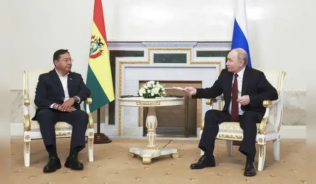 Putin y Arce insistieron en la importancia de que Bolivia y Rusia estrechen sus lazos en materia energética. Foto: AFP   