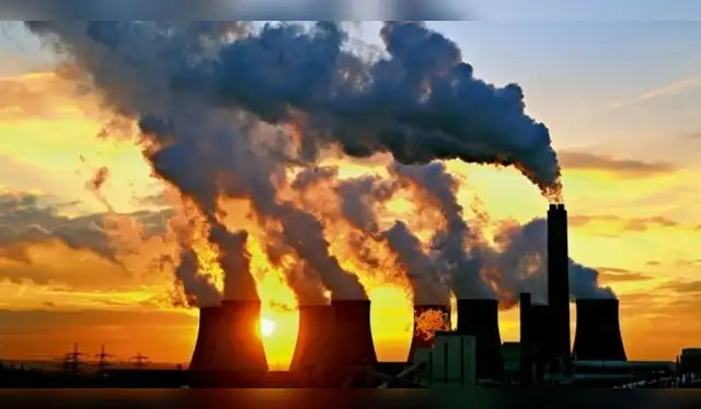 La mayor parte de la contaminación ambiental es provocada por las industrias. Foto: Agencias   
