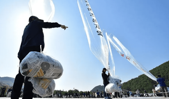  Corea del Sur envió globos con propaganda contra el régimen de Kim Jong-un, así como música K-pop. Foto: Getty Images   