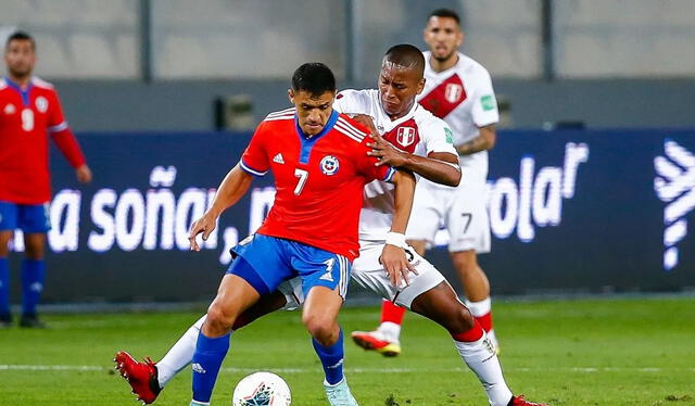  Perú y Chile jugarán un partido crucial. Foto: TNT Sports   