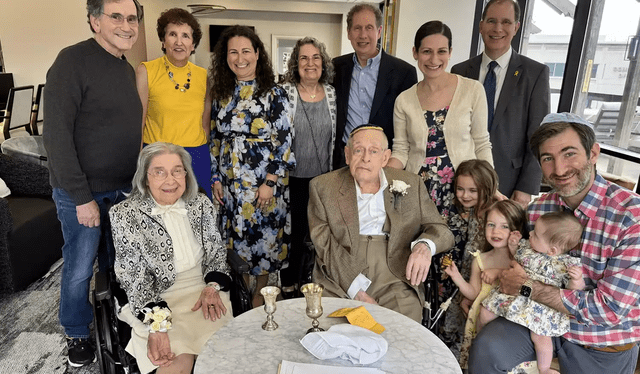  La familia de Bernie Littman estaba feliz de que haya podido conseguir una pareja con la que pueda compartir actividades. Foto: People   