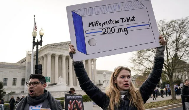 El tribunal, en una opinión unánime, declaró que los grupos antiabortistas y los médicos que impugnaban el medicamento, la mifepristona, carecían de legitimación para presentar la demanda. Foto: AFP   