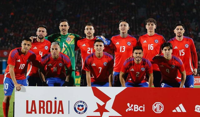  La formación que usará Chile contra Perú sería casi la misma que la que uso contra Paraguay. Foto: Instagram @laroja    