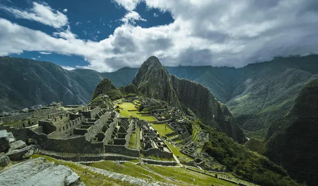 Está prohibido saltar en Machu Picchu. Foto: Andina    