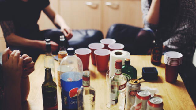  El consumo de alcohol provoca muchos perjuicios para la salud. Foto: Twenty20   