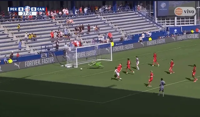  Piero Quispe y la ocasión de gol atajada por el arquero. Foto: captura de pantalla de América TV   