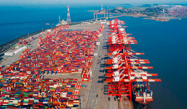 El puerto de Shanghái es considerado el más grande del mundo y destaca por su alta tecnología. Foto: SIPG   