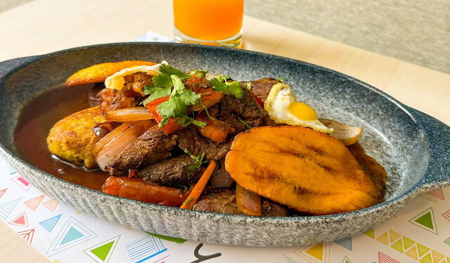  El lomo saltado es uno de los platos más representativos en este restaurante. Foto: Facebook (Yunta - cocina peruana).   
