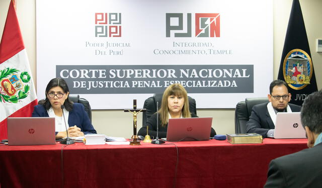 Tercer Juzgado Penal Colegiado: Juezas Nayko Coronado, Mercedes Caballero (presidenta) y juez Max Vengoa   