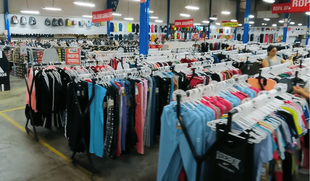  Este almacén de Lima Norte también ofrece ropa desde los S/4. Foto: El Wagi   