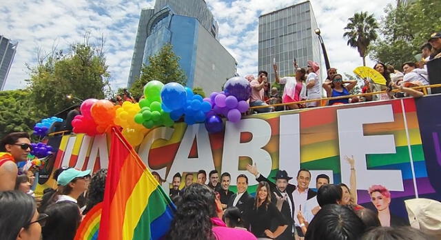 Carro alegórico de "Unicable" presente en la Marcha del Orgullo 2024. Foto: Mayorit Ortiz   