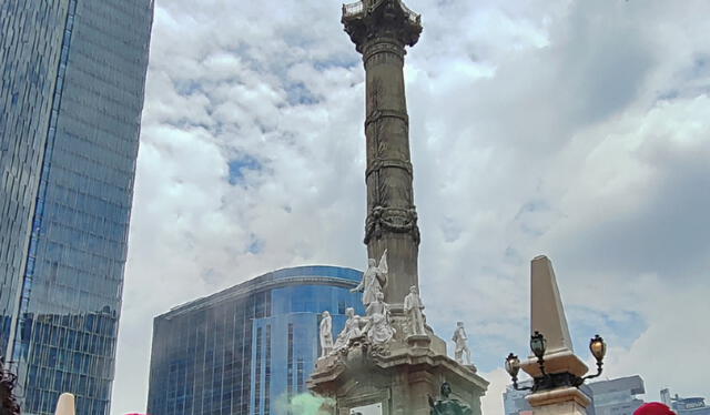 Angel de la Independencia lugar donde se dió cita para dar banderazo de inicio a la Marcha del Orgullo 2024. Foto: Mayorit Ortiz   