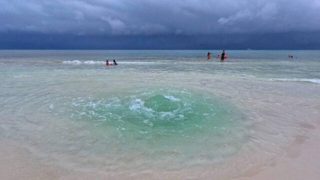 Las formaciones de los ojos de agua en las playas del Carmen. Foto: UDG TV 