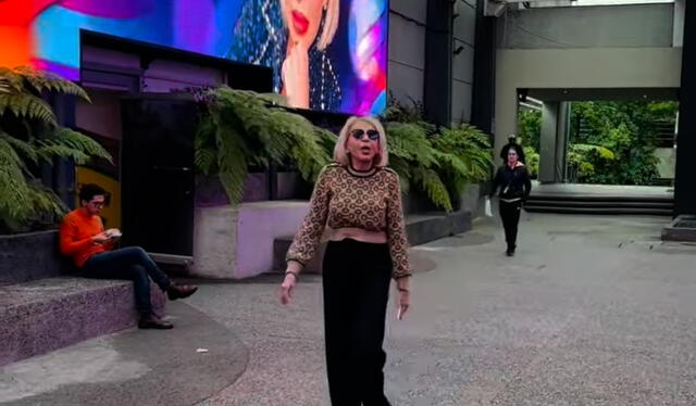 Llegada de Laura Bozzo a las instalaciones de TV Azteca para formar parte del matutino. Foto: Instagram laurabozzo_of   