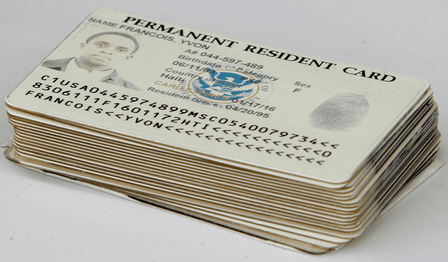  Existe la posibilidad de que te quiten la Green Card si estás más de 6 meses fuera de Estados Unidos. Foto: Getty Images   