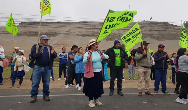 Agricultores, organizaciones y pobladores del Valle de Tambo comenzaron una protesta contra el reinicio de la construcción del proyecto minero Tía María. Foto: LR/Wilder Pari  