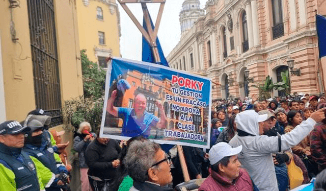 El pasado miércoles, los canillitas protestaron contra medida de la Municipalidad de Lima Foto: Miguel Calderón/La República   