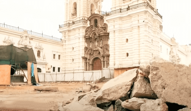 Estado actual de la plazuela San Francisco. Franciscanos se niegan a que la MML haga remodelaciones de la plazuela. Foto: Panorama   