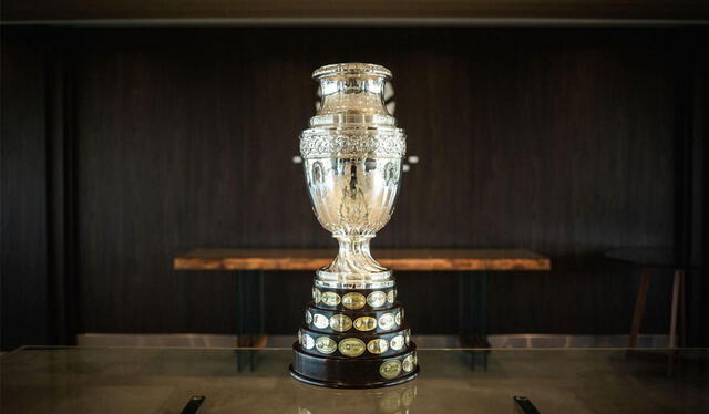  Esta es la copa que se llevará a casa el ganador de la Copa América 2024. Foto: Conmebol.   