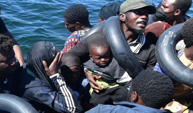   La migración árabe y africana es combatida por los Gobiernos de ultraderecha de Europa. Foto AFP   