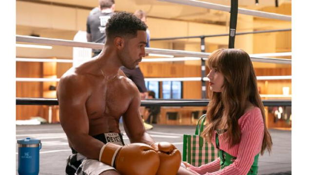 Lucien Laviscount y Lily Collins en 'Emily in Paris' 4. Foto: Netflix   