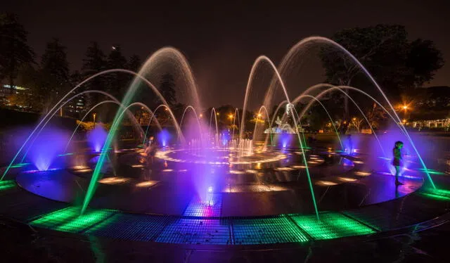  El Circuito Mágico del Agua del Parque de la Reserva se encuentra en pleno corazón de Lima Metropolitana. Foto: Circuito Mágico del Agua.   