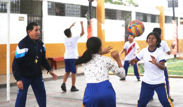  La carrera de Educación Física consta de 10 semestres académicos. Foto: Andina.   